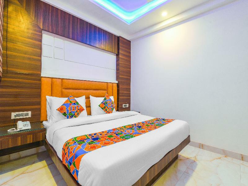 Oyo 15836 Pleasure River Front Resort Tuem Exterior foto