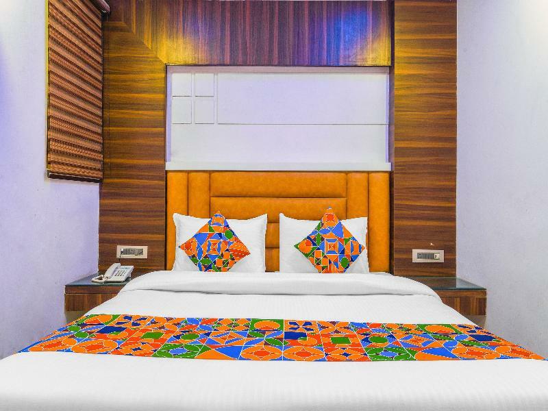 Oyo 15836 Pleasure River Front Resort Tuem Exterior foto
