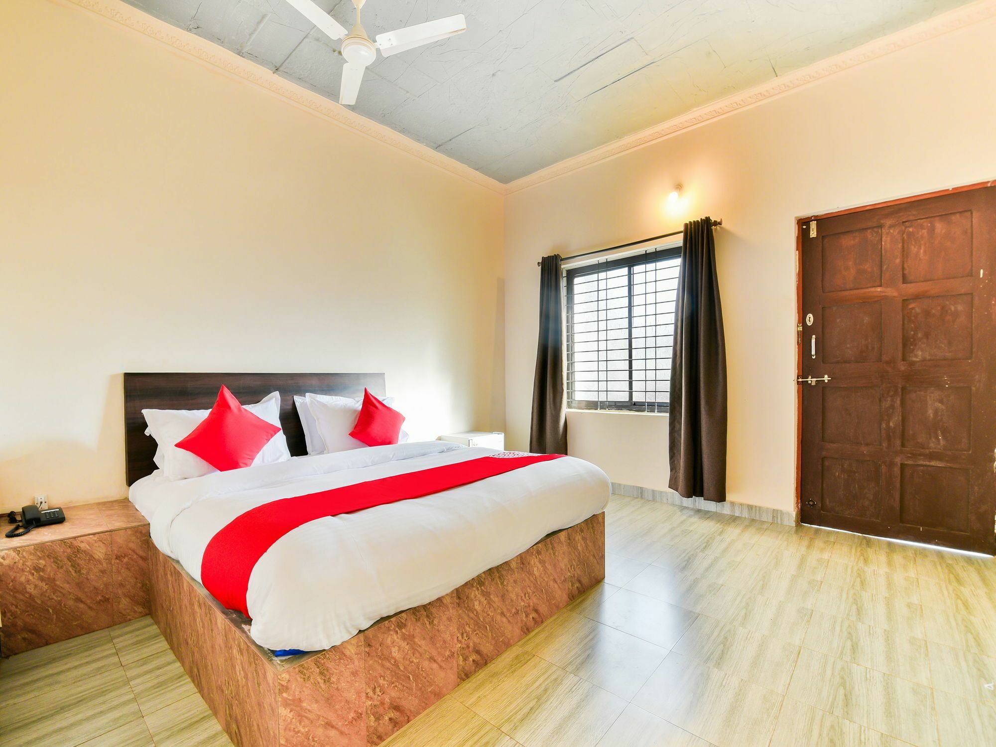 Oyo 15836 Pleasure River Front Resort Tuem Exterior foto